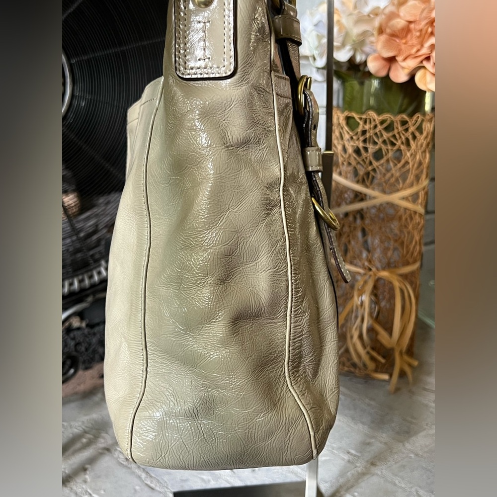 Coach Chelsea Turn Lock Taupe Patent Leather Tote Bag F14022 - Picture 4 of 13